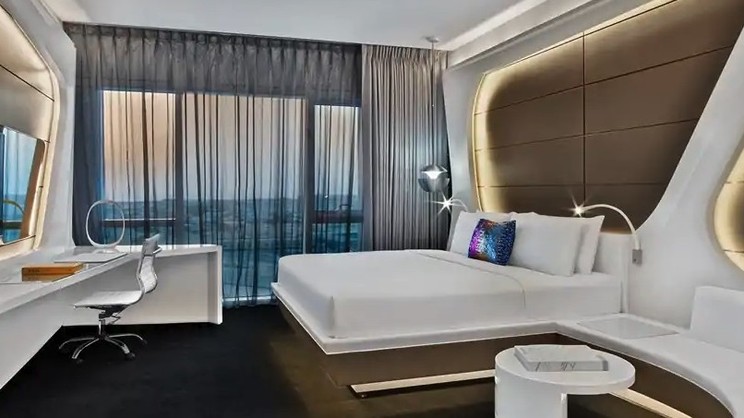 V Hotel Dubai, Curio Collection by Hilton
